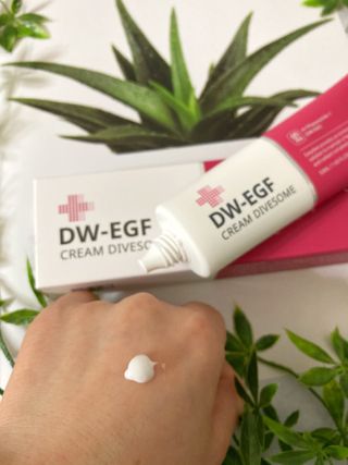 이지듀 DW-EGF 크림 다이브좀_콜라겐이 쏙쏙, 탄력피부로 다이빙 — 5점을 준 리뷰어가 2021년 2월 올린 사용 사진