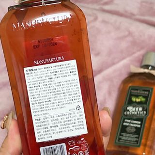 체코 비건화장품 마뉴팍투라 향좋은 천연 맥주샴푸 맥주샤워젤 — 5점을 준 리뷰어가 2022년 5월 올린 사용 사진