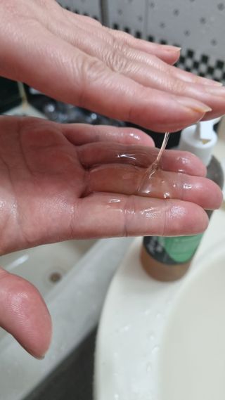 와프랩 운동하는 여성을 위한 더블유 미세먼지 세정 약산성 천연유래 샴푸 — 5점을 준 리뷰어가 2022년 3월 올린 사용 사진