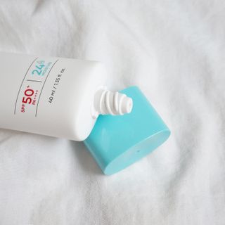 리더스코스메틱 리더스 카밍 바이오틱스 선 에센스 SPF 50+ PA++++ — 5점을 준 리뷰어가 2022년 6월 올린 사용 사진