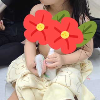 mom e 맘이 내추럴 베이비 케어 크림+바디오일 — 5점을 준 리뷰어가 2021년 1월 올린 사용 사진
