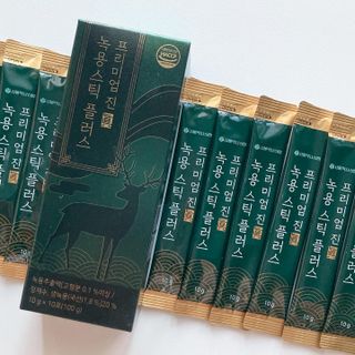 서울약사신협_프리미엄 진 녹용스틱 플러스10g x 30포 — 5점을 준 리뷰어가 2021년 8월 올린 사용 사진