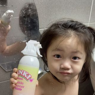 주식회사 권브라더스 [권브라더스] 목욕놀이 필수템, 핑키공주 유아버블클렌저 300ml 대용량 몽글몽글 구름 속 딸기향 — 5점을 준 리뷰어가 2022년 1월 올린 사용 사진