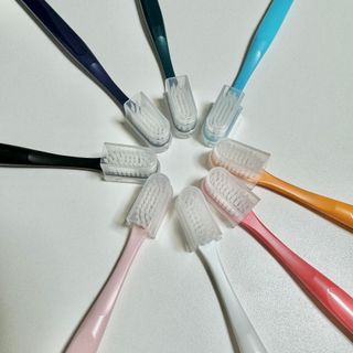 펙트럼 안티박 프리미엄 칫솔 8개입 — 5점을 준 리뷰어가 2023년 12월 올린 사용 사진