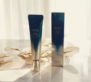 [NEW 탄력유턴 아이크림] AHC 유스 래스팅 리얼 아이크림 포 페이스 — 5점을 준 리뷰어가 2021년 3월 올린 사용 사진