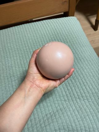 트라택 쿠셔닝 웨이트볼 0.5kg + 1kg SET — 4점을 준 리뷰어가 2022년 5월 올린 사용 사진