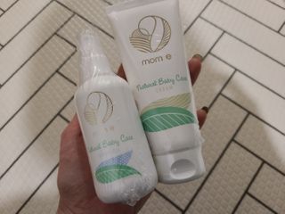 mom e 맘이 내추럴 베이비 케어 크림+바디오일 — 5점을 준 리뷰어가 2021년 1월 올린 사용 사진