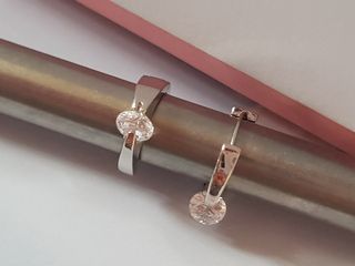 [골드앤디어] 14K 사선 큐빅 원터치 귀걸이_3color — 4점을 준 리뷰어가 2021년 6월 올린 사용 사진