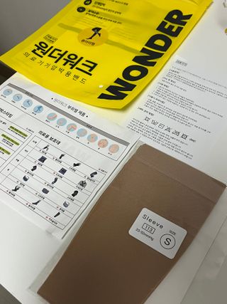 [원더워크] 의료용 압박스타킹, 종아리형 압박밴드 1세트 — 4.5점을 준 리뷰어가 2024년 7월 올린 사용 사진