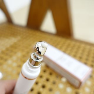 산수시 일루미네이팅 펄 영양 다크서클 스틱 아이 크림 케어 15ml — 5점을 준 리뷰어가 2021년 6월 올린 사용 사진