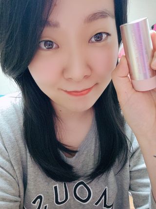바르는뷰티 데생멀티밤 식물유래성분 97 저분자콜라겐 피부수분 미백 주름개선 멀티밤스틱 — 5점을 준 리뷰어가 2021년 11월 올린 사용 사진