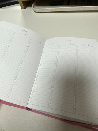 리훈 2024년 하고싶은말다이어리 만년형(위클리/데일리 중 택 1) — 5점을 준 리뷰어가 2023년 9월 올린 사용 사진