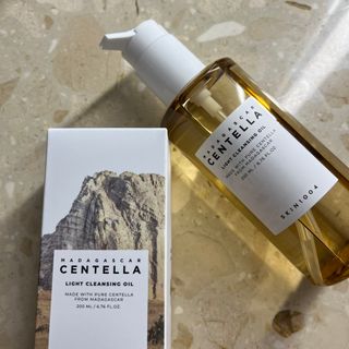 스킨1004 [SKIN1004] 마다가스카르 센텔라 라이트 클렌징 오일 200ml — 5점을 준 리뷰어가 2024년 7월 올린 사용 사진