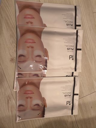 아이디플라코스메틱 아이디 페이스핏 플러스 패치 v2 — 5점을 준 리뷰어가 2020년 12월 올린 사용 사진