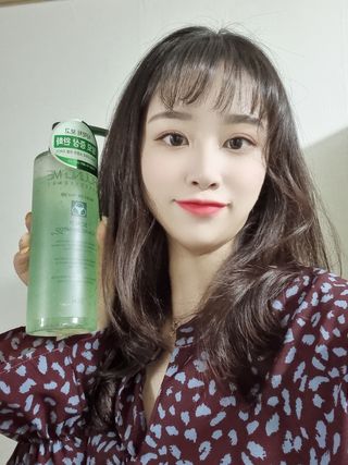 어라운드미 [어라운드 미] 탈모 증상 완화 스칼프 샴푸 + 두피 영양 공급 트리트먼트 — 5점을 준 리뷰어가 2021년 6월 올린 사용 사진