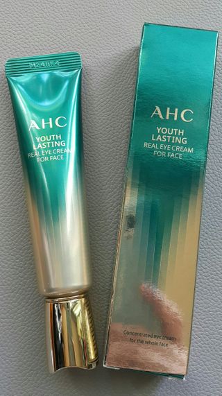[NEW 탄력유턴 아이크림] AHC 유스 래스팅 리얼 아이크림 포 페이스 — 5점을 준 리뷰어가 2021년 2월 올린 사용 사진