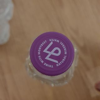몽베스트 [MONTBEST]위드어스 500mL 20병 — 5점을 준 리뷰어가 2022년 10월 올린 사용 사진
