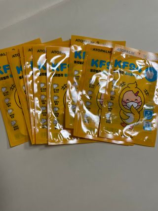 아토팜 블라블라 황사방역 마스크 KF94 — 5점을 준 리뷰어가 2021년 10월 올린 사용 사진