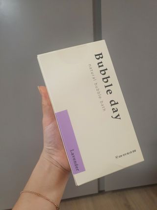 버블데이 아로마/과일 거품 입욕제 — 5점을 준 리뷰어가 2021년 7월 올린 사용 사진