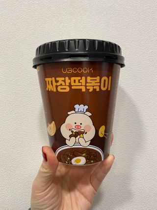 유비쿡 컵떡볶이 매운컵떡볶이2개/ 짜장컵떡볶이 2개  총 4개세트 — 4점을 준 리뷰어가 2021년 3월 올린 사용 사진