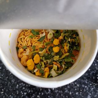 NISSIN 닛신 컵누들  4종 - 씨푸드오리지날, 씨푸드 스파이시, 씨푸드 커리, 씨푸드 XO소스 — 5점을 준 리뷰어가 2021년 11월 올린 사용 사진