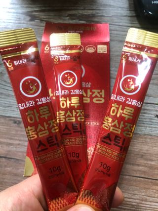 힘내라김홍삼 하루홍삼정스틱 10g x 10포 — 5점을 준 리뷰어가 2021년 3월 올린 사용 사진