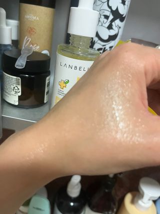 랑벨 비타 에너지 잡티 앰플 50ml 고농축 비타민, 저자극, 수분 촉촉, 미백 앰플 — 4.5점을 준 리뷰어가 2022년 4월 올린 사용 사진