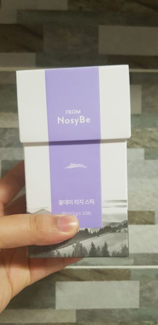프롬노시베_이너뷰티 올데이 리지 스틱 — 2점을 준 리뷰어가 2021년 8월 올린 사용 사진
