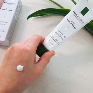 쿤달더마 C.P.R. 시카 밤 리페어 크림 50ml — 4점을 준 리뷰어가 2020년 12월 올린 사용 사진