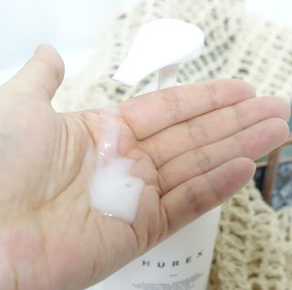 [HUREX] 휴렉스 볼류마이징 탈모완화 기능성 샴푸 본품+휴대용 — 5점을 준 리뷰어가 2021년 7월 올린 사용 사진
