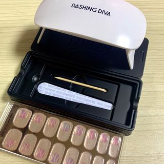 데싱디바 글레이즈 젤네일 별빛유리네일 6종_랜덤발송 — 5점을 준 리뷰어가 2021년 8월 올린 사용 사진