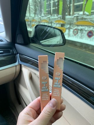 [블랙루즈]하프앤하프틴트 10종 中 택1+랜덤1 — 5점을 준 리뷰어가 2021년 2월 올린 사용 사진