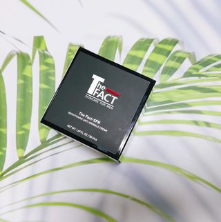 The Fact 더팩트 에스에프엔 브라이트닝 안티 링클 크림 50ml — 5점을 준 리뷰어가 2022년 5월 올린 사용 사진