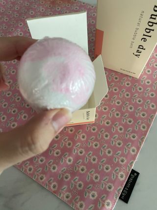 버블데이 아로마/과일 거품 입욕제 — 5점을 준 리뷰어가 2021년 7월 올린 사용 사진
