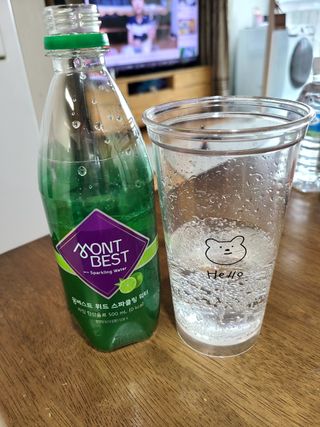 몽베스트 Montbest with Sparkling water Lime20병 — 5점을 준 리뷰어가 2022년 12월 올린 사용 사진