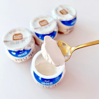 매일바이오 그릭요거트 오리지널 플레인 4개, 로스터리 커피믹스 4개 — 5점을 준 리뷰어가 2021년 12월 올린 사용 사진