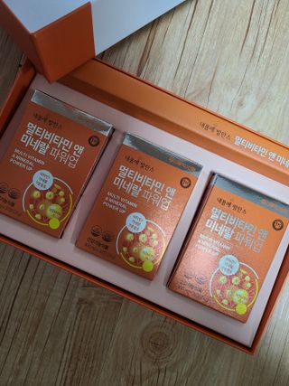 서울약사신협_내몸애발란스멀티비타민앤미네랄파워업_800mg x 90정 — 4.5점을 준 리뷰어가 2021년 8월 올린 사용 사진