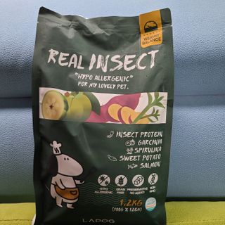 [푸디웜] 라포그  리얼인섹트 웨이트밸런스 저알러지 강아지 사료  1.2KG — 4점을 준 리뷰어가 2021년 7월 올린 사용 사진