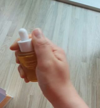 체르엠 스템앤셀 비타민 브라이트닝 에센스 30ml 1개 — 5점을 준 리뷰어가 2022년 4월 올린 사용 사진