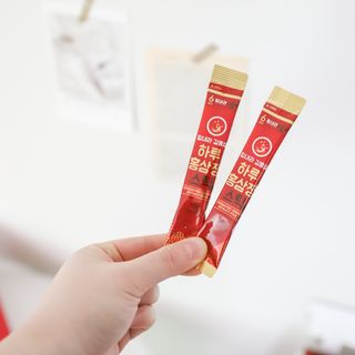 힘내라김홍삼 하루홍삼정스틱 10g x 30포 — 5점을 준 리뷰어가 2021년 5월 올린 사용 사진