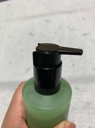 프리마인 메이크업과 들뜨는 각질까지 한방에 깐달걀로! 순하기까지한 셀베이스 그린티클렌저(200ml) — 5점을 준 리뷰어가 2023년 5월 올린 사용 사진