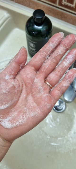블랙페블 남성청결제 올인원 바디워시 클린 웨이브 — 5점을 준 리뷰어가 2021년 5월 올린 사용 사진