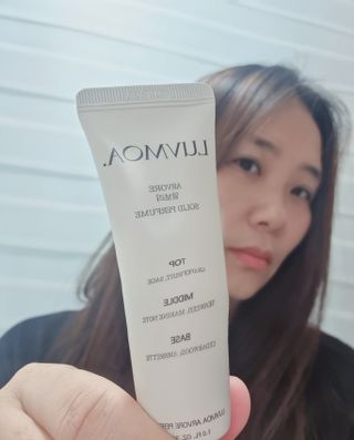 러브모아 향수 고체향수 승무원 고체향수 바르는 향수 니치향수 도손 우드세이지 앤 씨솔트 — 5점을 준 리뷰어가 2022년 10월 올린 사용 사진