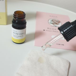 라라로즈데이 시즌2 천연 아로마오일 Y존 케어 속옷향수 이너퍼퓸 5ml  여성의 자존감을 UP시키자 — 5점을 준 리뷰어가 2021년 10월 올린 사용 사진