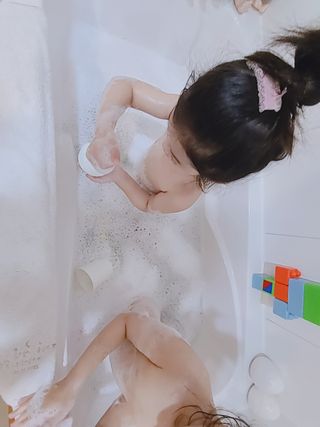 버블데이 아로마/과일 거품 입욕제 — 4점을 준 리뷰어가 2021년 7월 올린 사용 사진