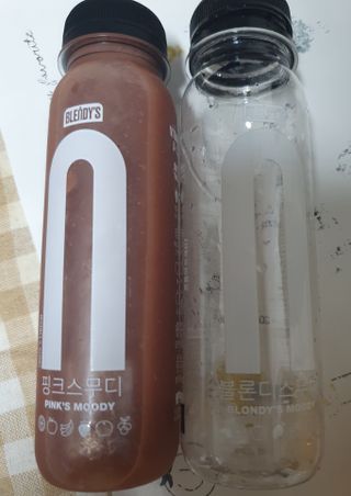BLENDY'S 핑크 스무디+블론디 스무디 — 5점을 준 리뷰어가 2021년 10월 올린 사용 사진