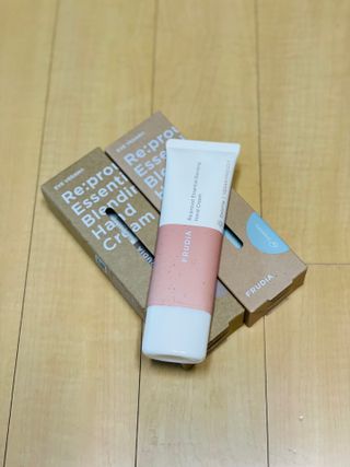 [후르디아] 끈적임 없는 착한성분 비건  핸드크림 3종 — 5점을 준 리뷰어가 2021년 10월 올린 사용 사진