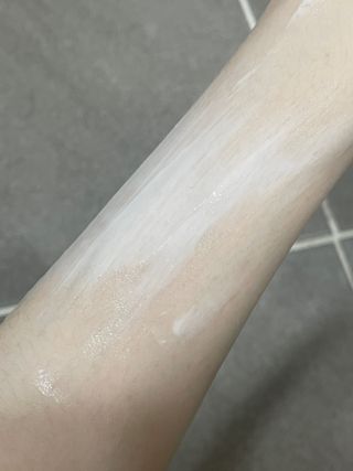 [카프리나]프레쉬 산양밀크 어메이징 바디로션 350ml (시어버터 향) — 5점을 준 리뷰어가 2023년 6월 올린 사용 사진