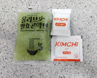 클린24시간 올리브발효곤약면 시원김치면 1세트-(3봉) — 5점을 준 리뷰어가 2023년 12월 올린 사용 사진