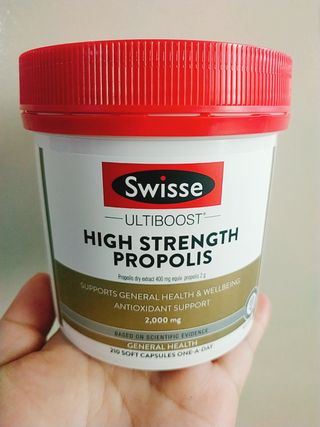 Swisse 스위스 고함량 프로폴리스 2,000mg 210정 — 5점을 준 리뷰어가 2021년 11월 올린 사용 사진